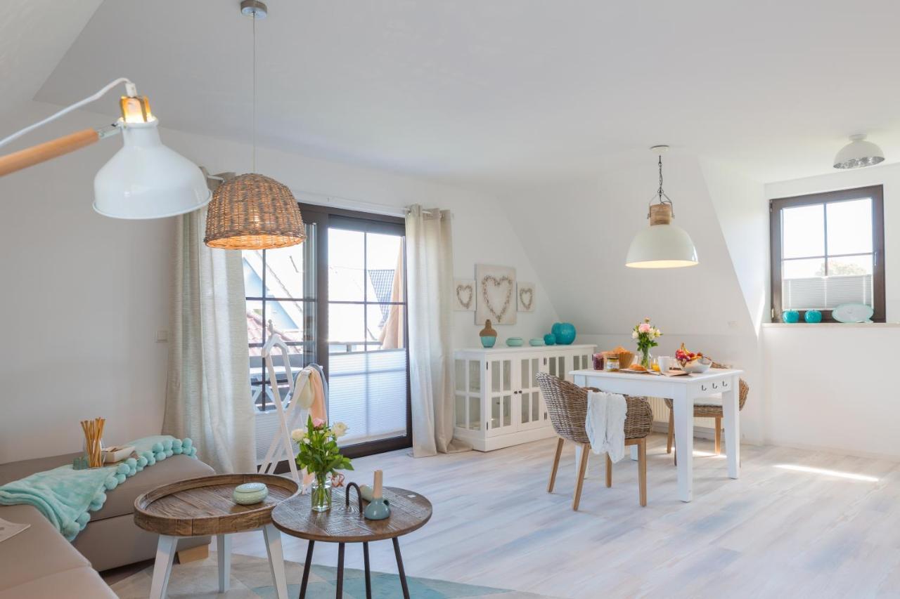 Ferienwohnungen Haus Am Strand Zingst Luaran gambar